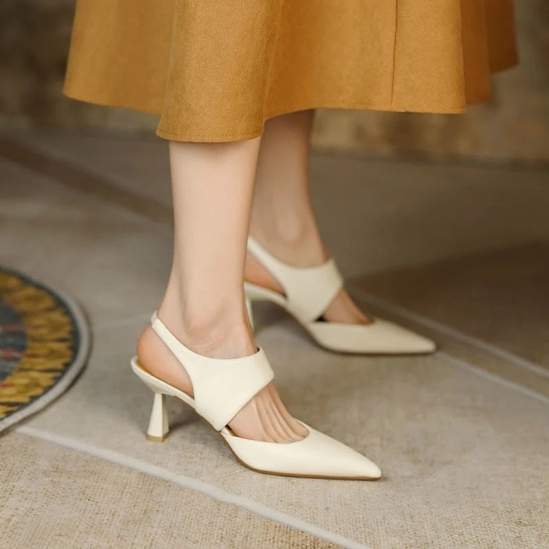 Genebra Sapato Feminino Salto Médio Fino de Couro - Branca